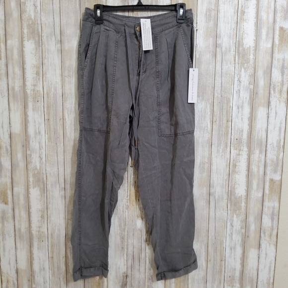 Young Fabulous & Broke Women's   New Sz. M Grey Pleated Front Tencel Pants - Picture 1 of 8